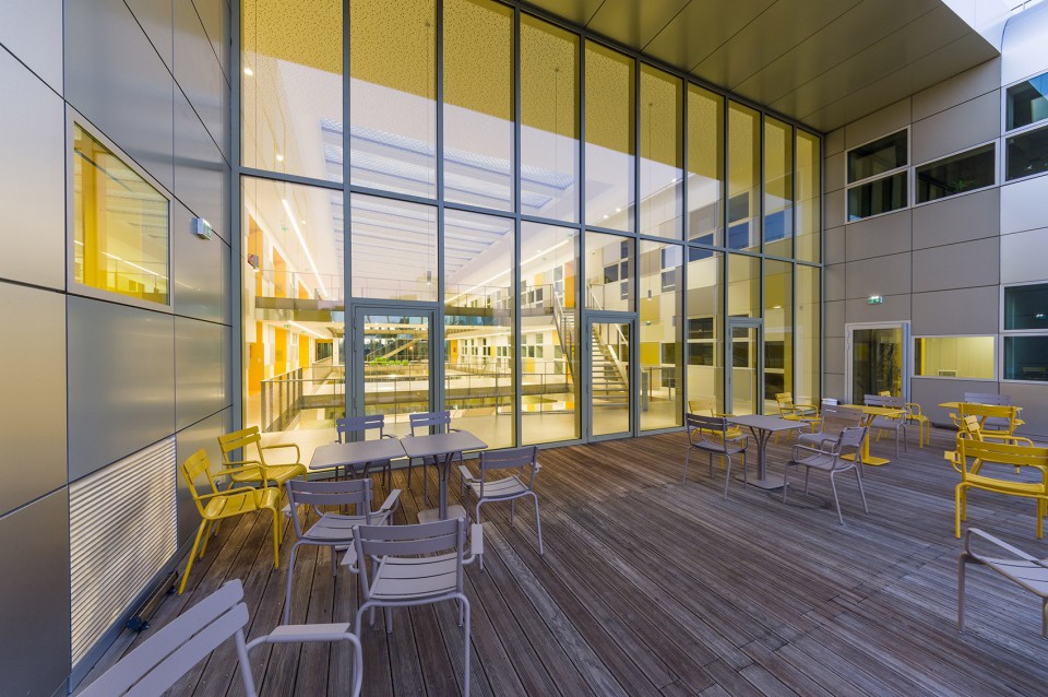 25-Administrative Center of the CHU of Poitiers by Brenac + Gonzalez et associes