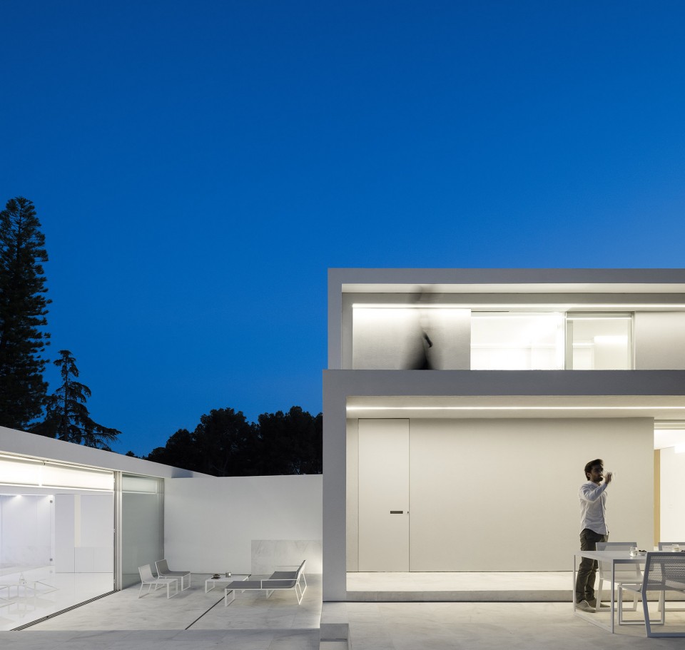 28-House Between the Pine Forest, Paterna by Fran Silvestre Arquitectos