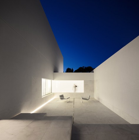 29-House Between the Pine Forest, Paterna by Fran Silvestre Arquitectos