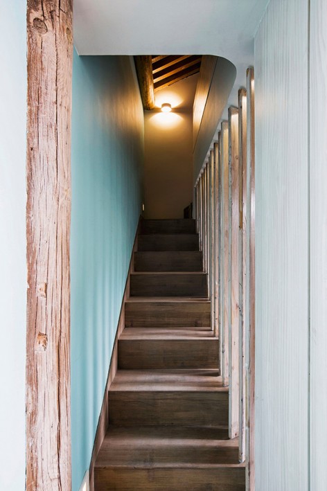 3-7. stairs to the addtional second floor_CAA