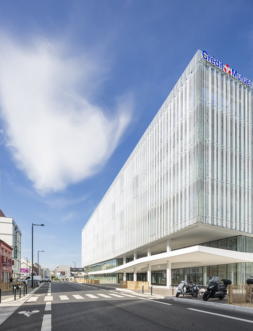 3-Headquarters for the French Bank in Nantes by AIA Associes