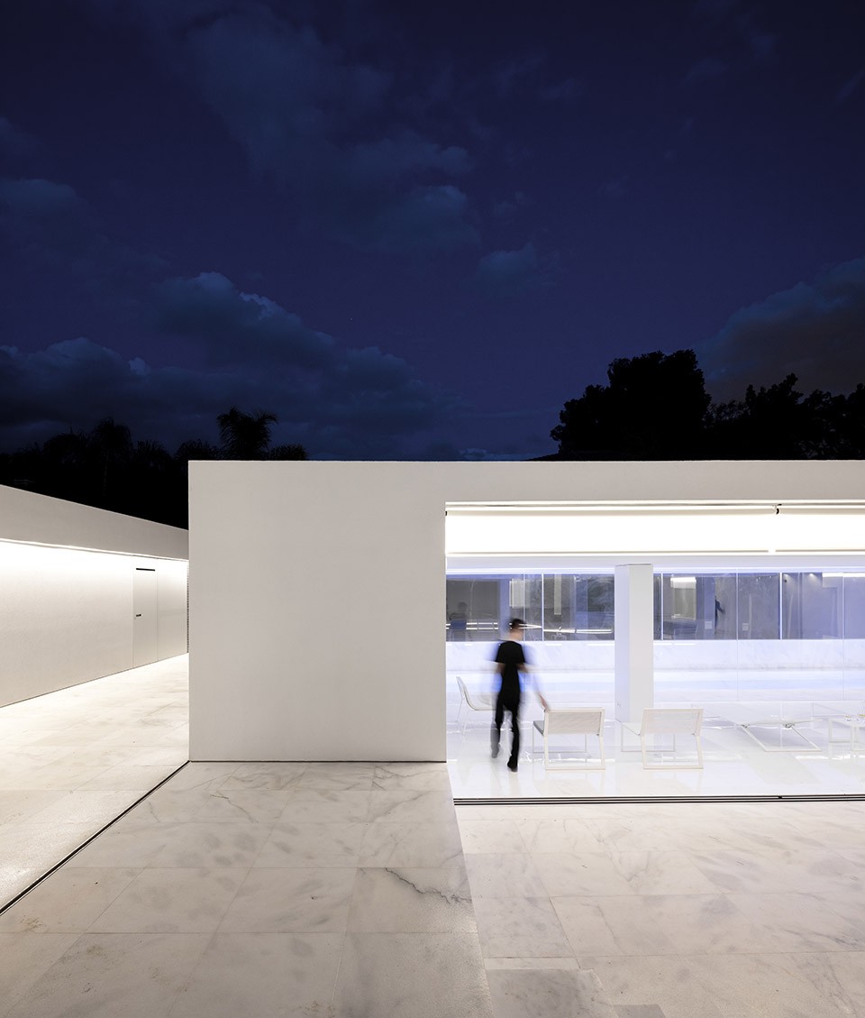 30-House Between the Pine Forest, Paterna by Fran Silvestre Arquitectos