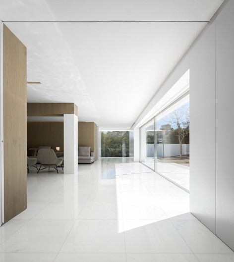 36-House Between the Pine Forest, Paterna by Fran Silvestre Arquitectos