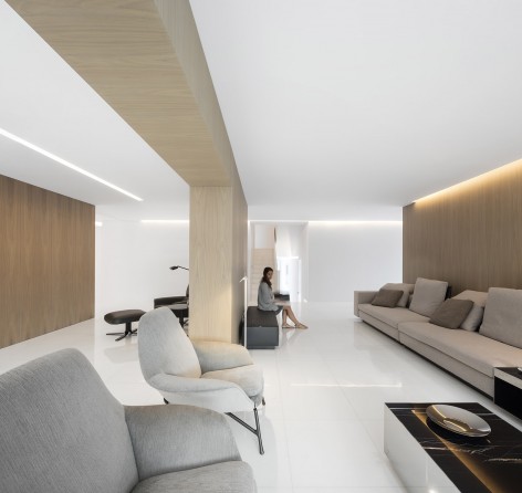 38-House Between the Pine Forest, Paterna by Fran Silvestre Arquitectos
