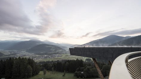 43-Hubertus oscillating between heaven and earth by noa*