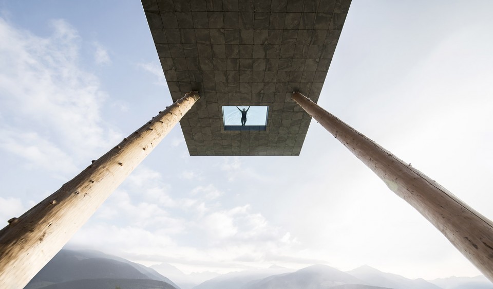 53-Hubertus oscillating between heaven and earth by noa*