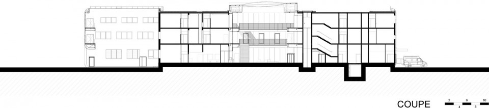 (Construction de... )