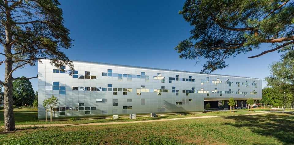 6-Administrative Center of the CHU of Poitiers by Brenac + Gonzalez et associes