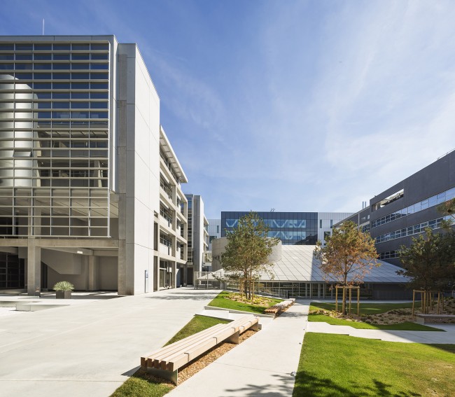 6-Headquarters for the French Bank in Nantes by AIA Associes