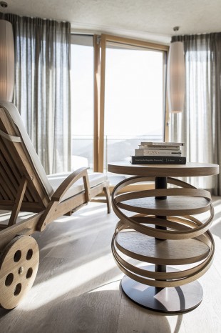 63-Hubertus oscillating between heaven and earth by noa*