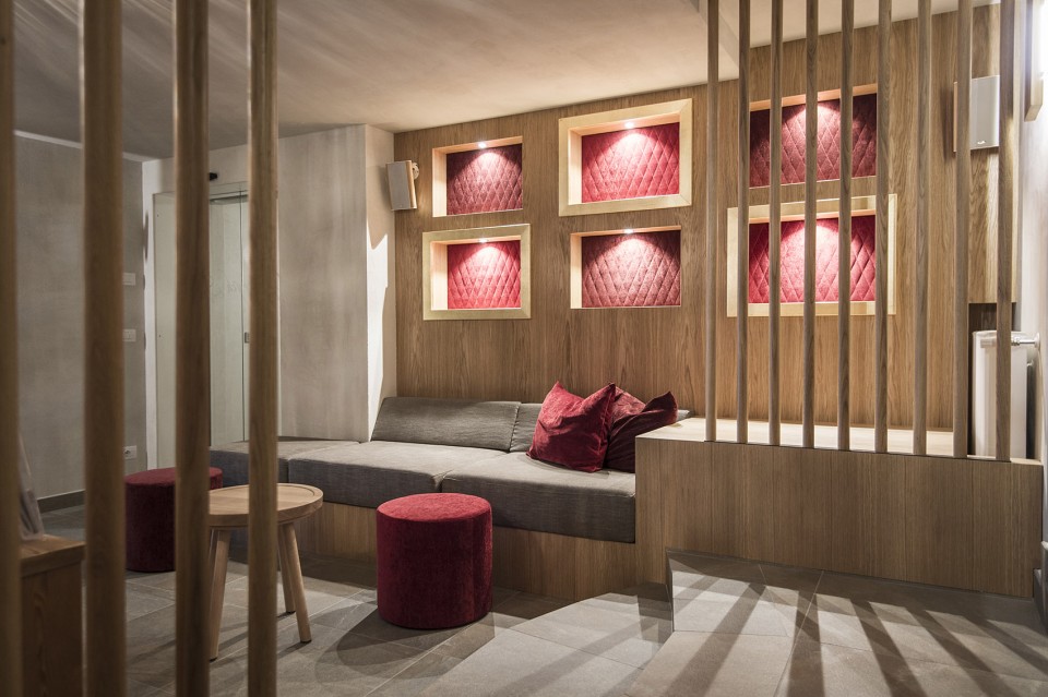 67-Hubertus oscillating between heaven and earth by noa*