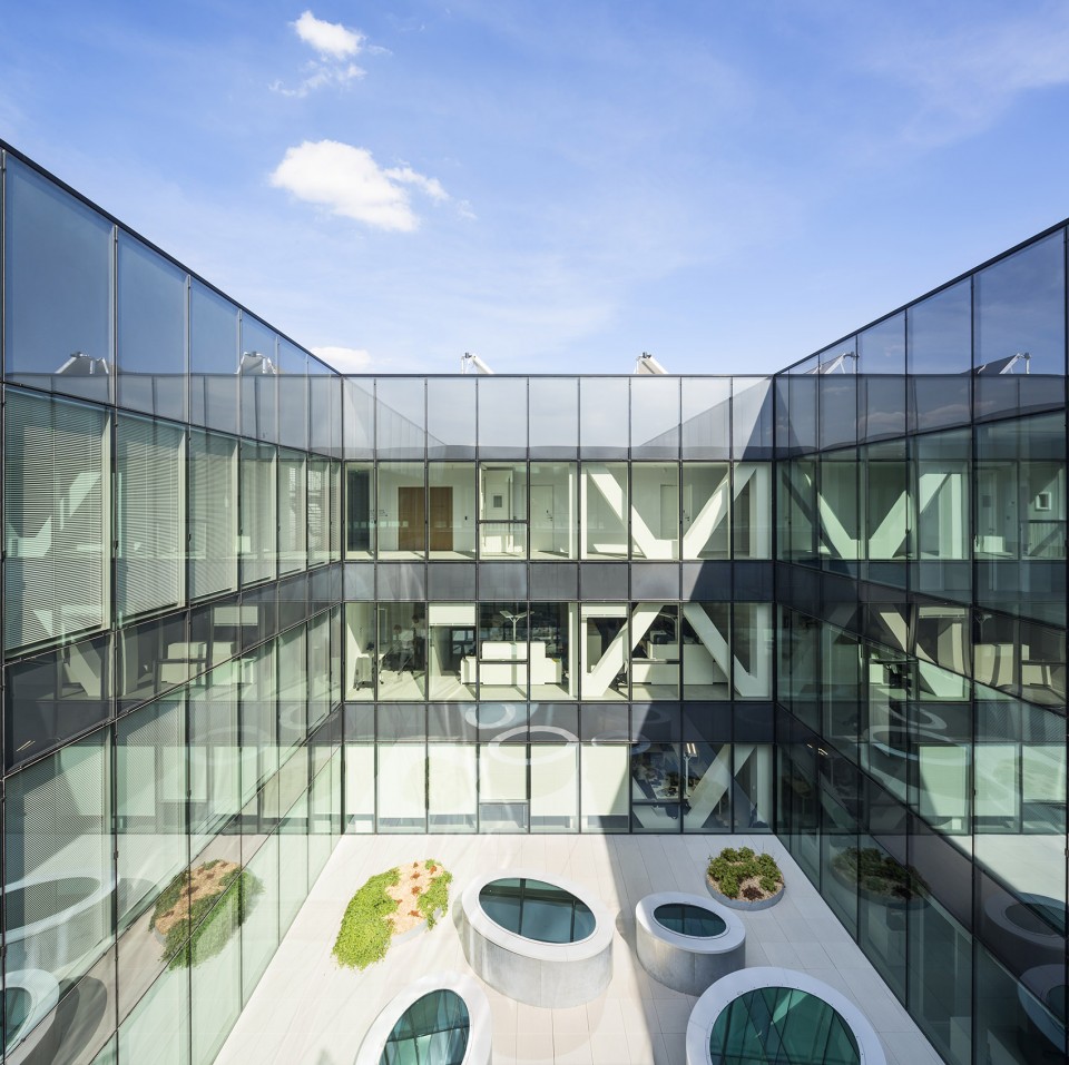 7-Headquarters for the French Bank in Nantes by AIA Associes