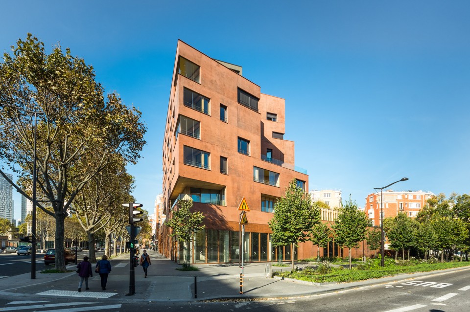 A ship dockside - medical and social residence and day hospital by Atelier d’architecture Brenac + Gonzalez et associés-1