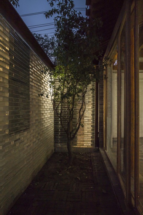 Hybrid Courtyard Living