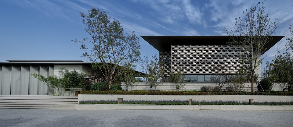 001-Tianjin Luneng Taishan College by Lacime Architectural Design