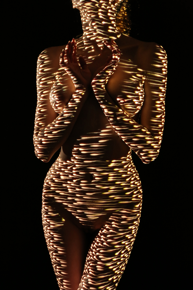 002-|surrealist portraits with light patterns by Dani Olivier