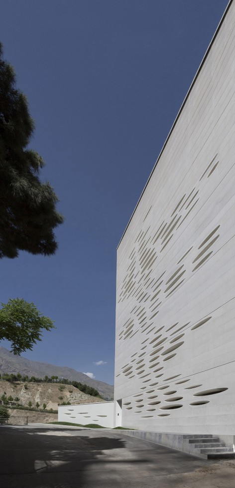 004-Rowzan residence by RYRA Studio