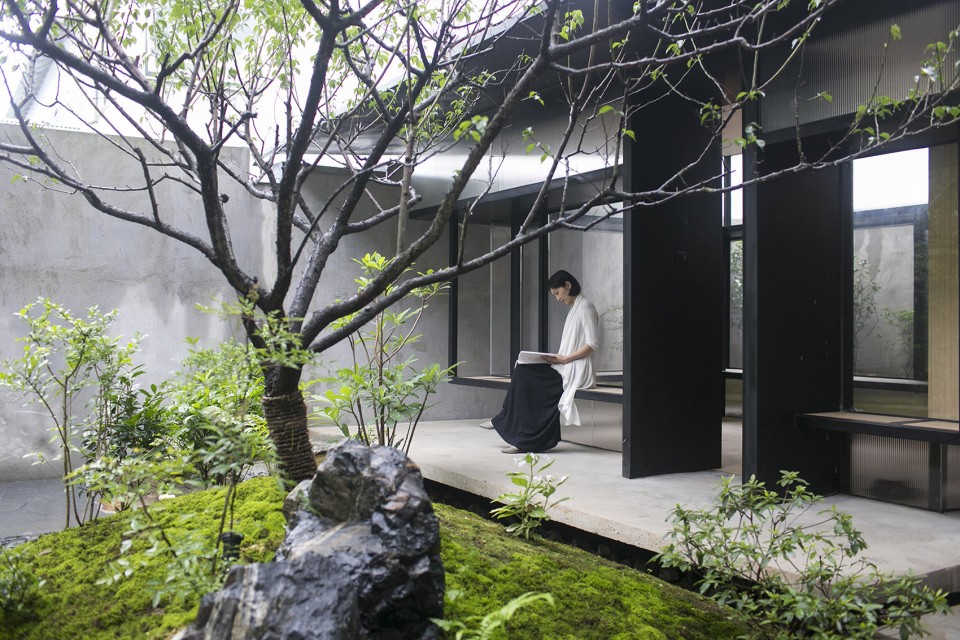 005-Tea House in Li Garden, Shanghai by Atelier Deshaus