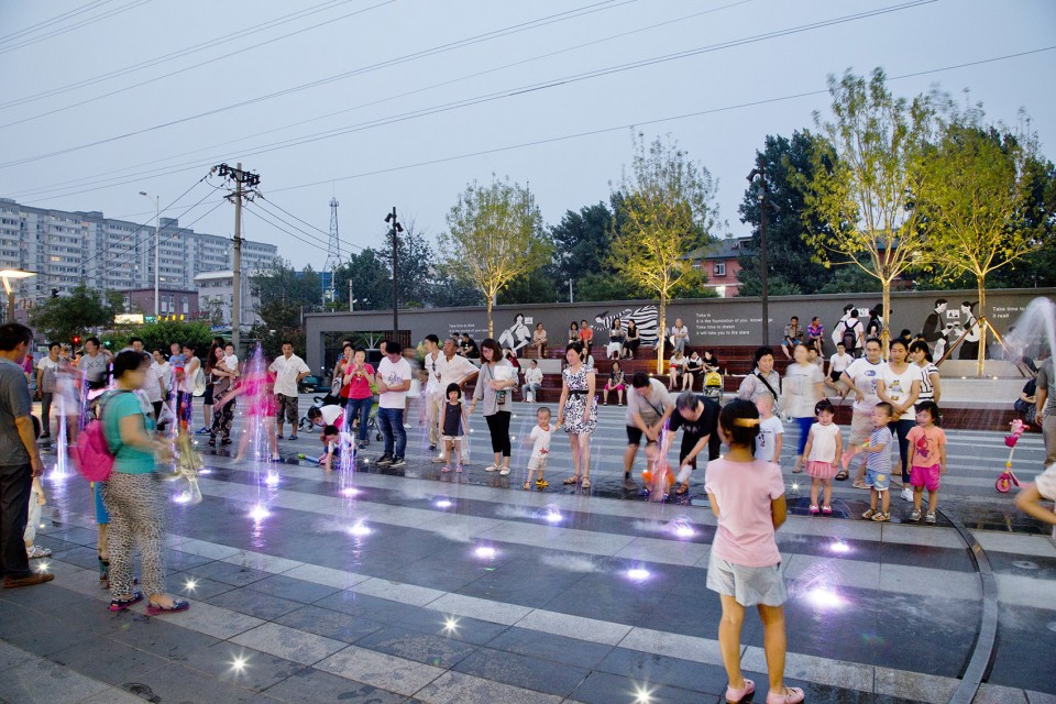 011-Waiting for the Next Ten Minutes - U-Center Plaza by by Z + T STUDIO