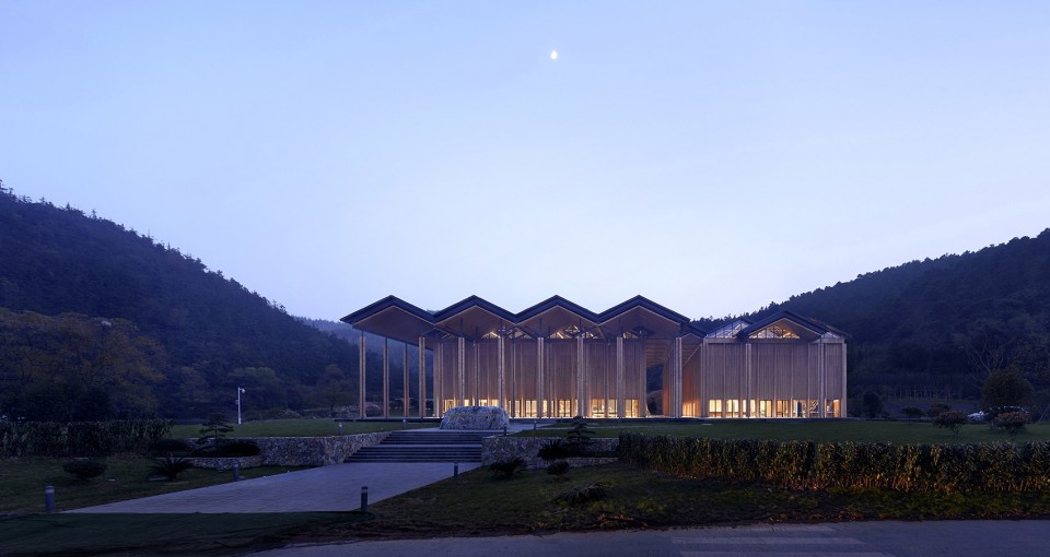 02 入口立面远眺 摄影:候博文- Shitang Village Internet Conference Center, Jiangning, China by AZL Architects