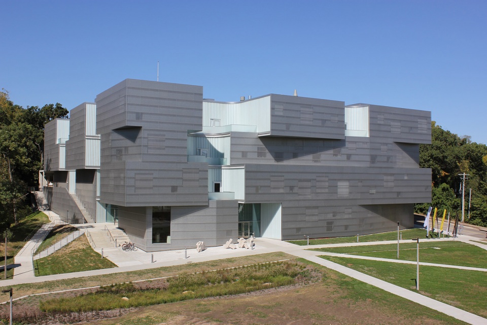 visual arts building university of iowa by steven holl architects