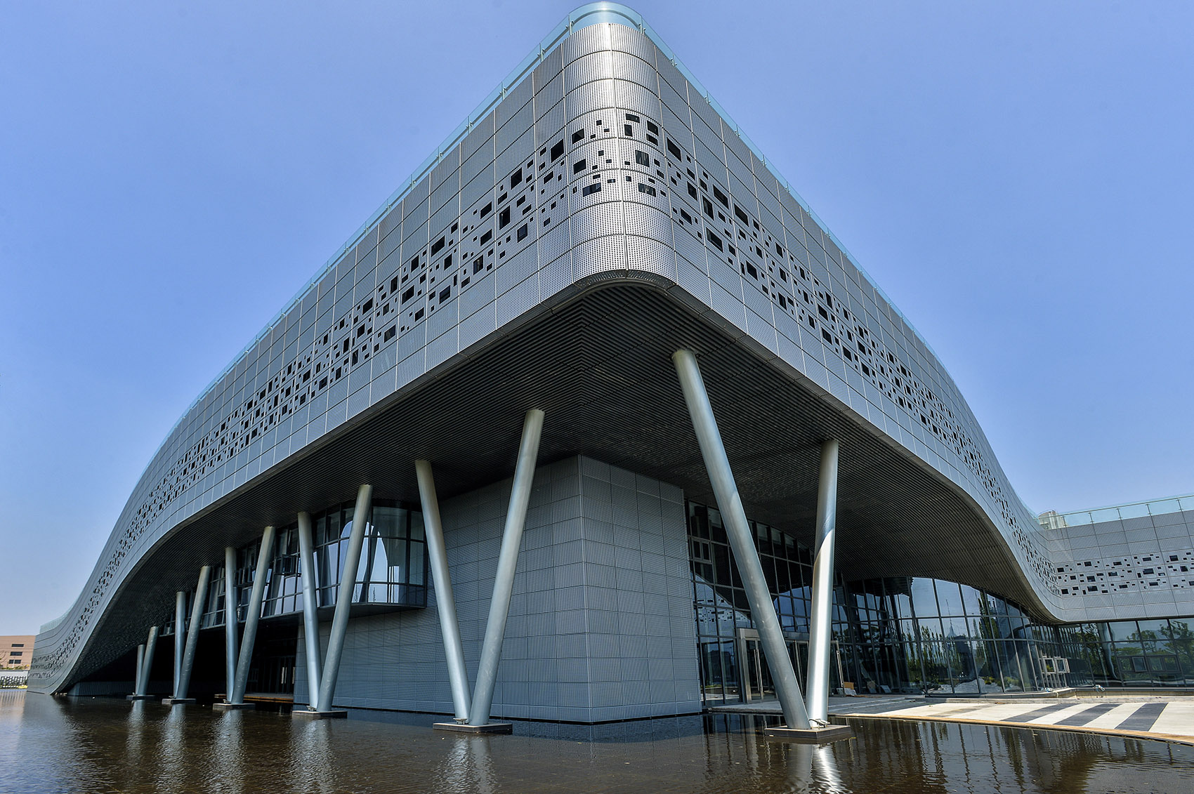 力求精密创新 – 无锡贝斯特精密机械有限公司新厂区 / adastudio