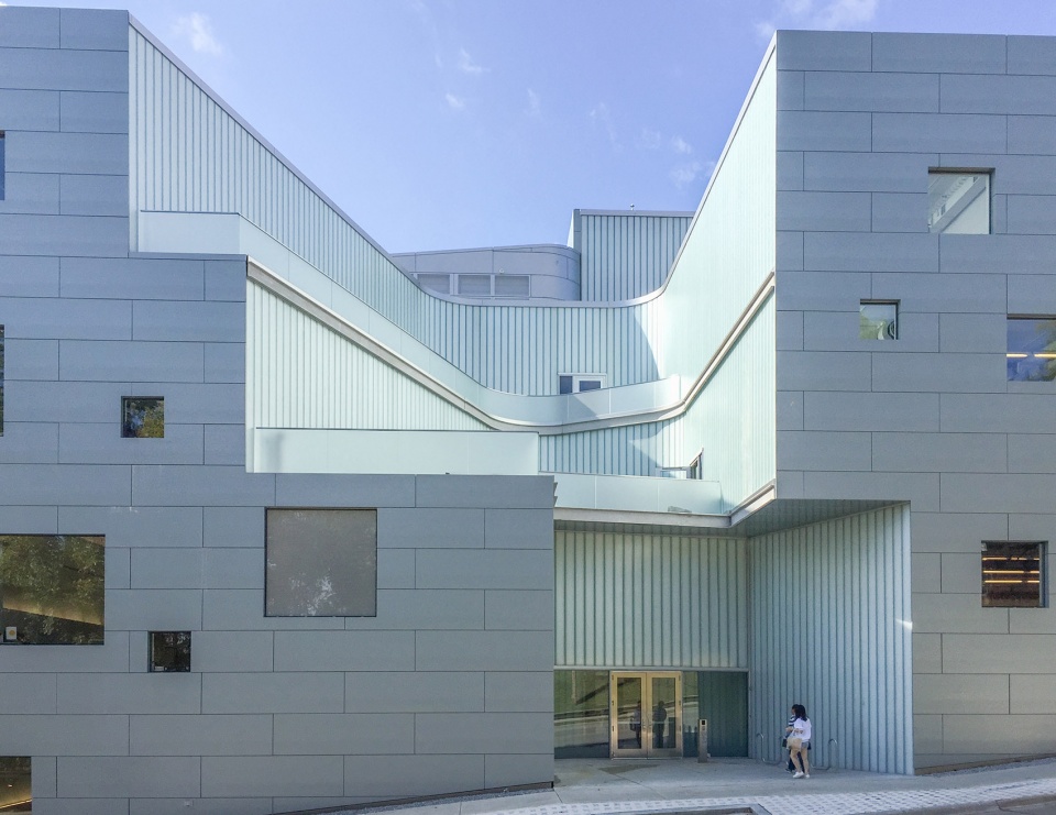 visual arts building university of iowa by steven holl architects