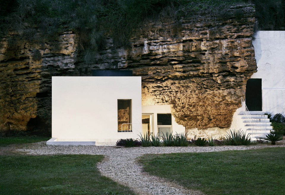 1-Casa-Tierra-UMMO-Estudio-Caja-de-luz-01