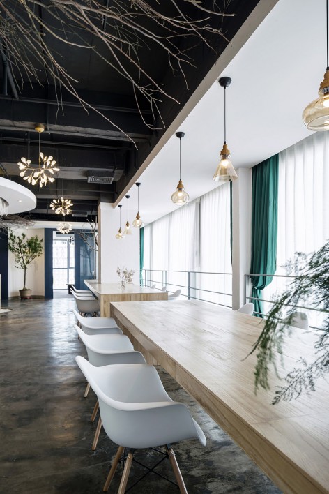 11-ZhongDeHuaJian Office Space-The Supreme Virtue is Water by SCD Shuchuang Design