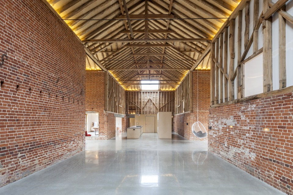 12-Church Hill Barn, Suffolk by David Nossiter Architects