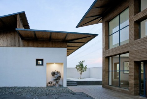 12_deep3-courtyard_su-architects-960x647