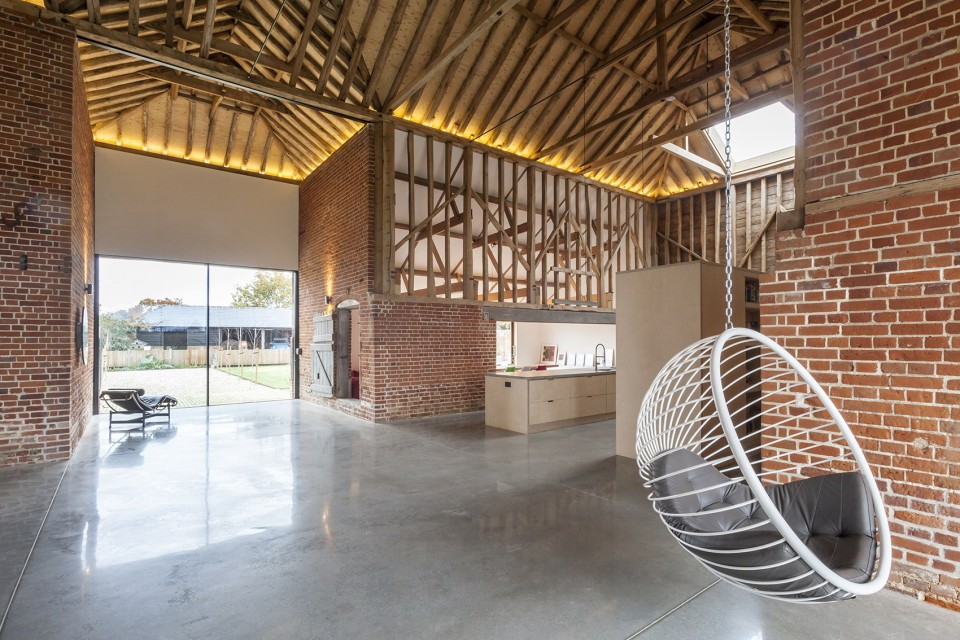 13-Church Hill Barn, Suffolk by David Nossiter Architects