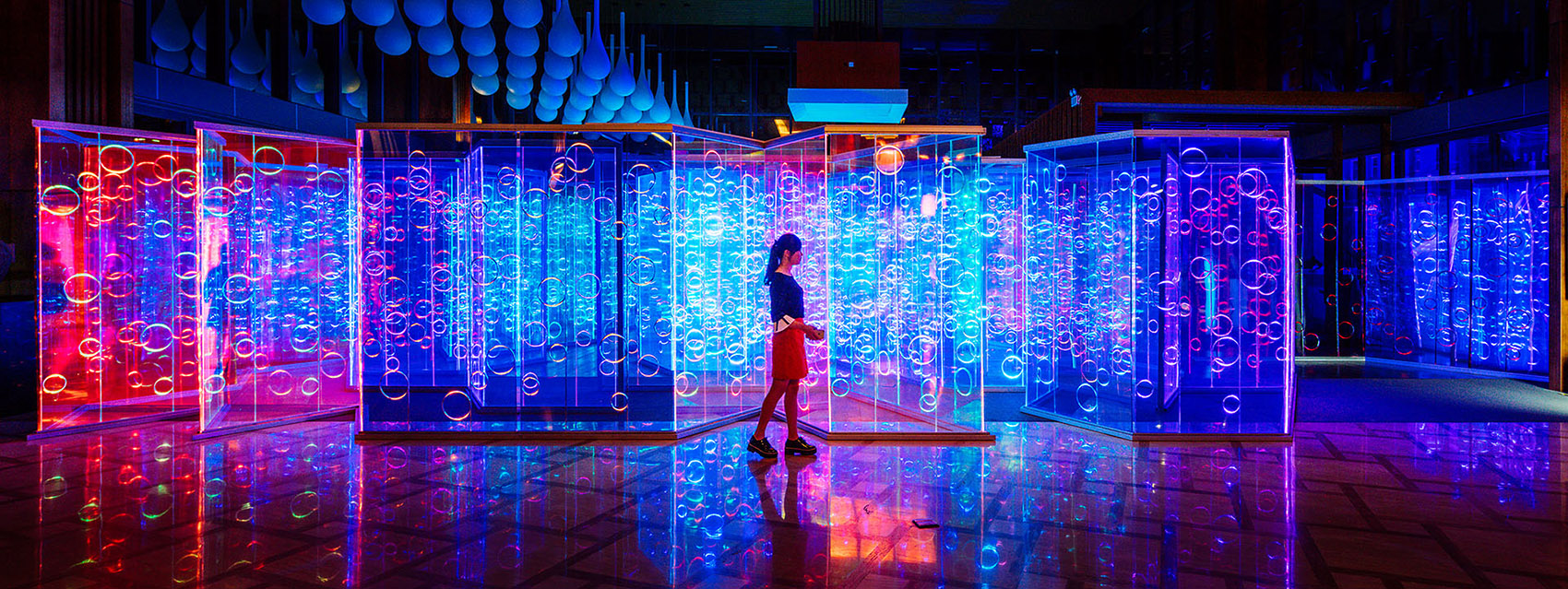 《宇宙》- 鲁能三亚湾光影艺术节光影迷宫 / brut deluxe