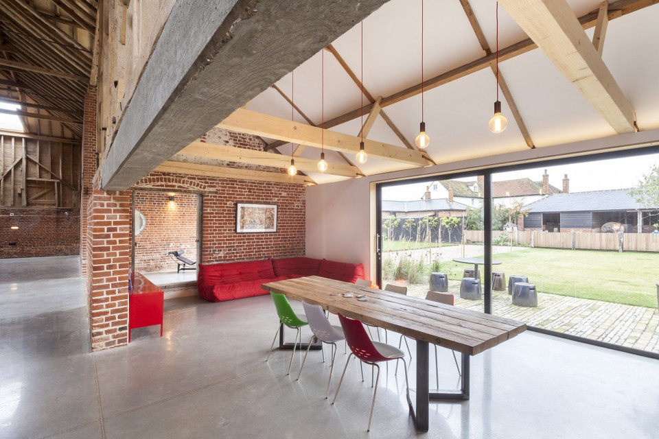 25-Church Hill Barn, Suffolk by David Nossiter Architects