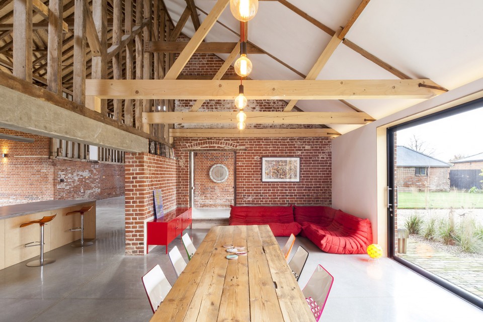 26-Church Hill Barn, Suffolk by David Nossiter Architects