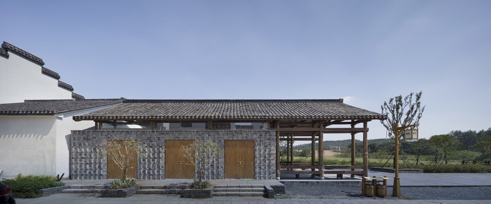 2主街立面- A Rural Shop at Huashu Village, Nanjing, China by Atelier Zhouling