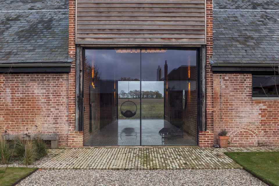 3-Church Hill Barn, Suffolk by David Nossiter Architects