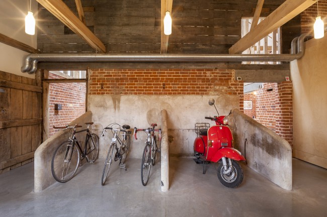 32-Church Hill Barn, Suffolk by David Nossiter Architects