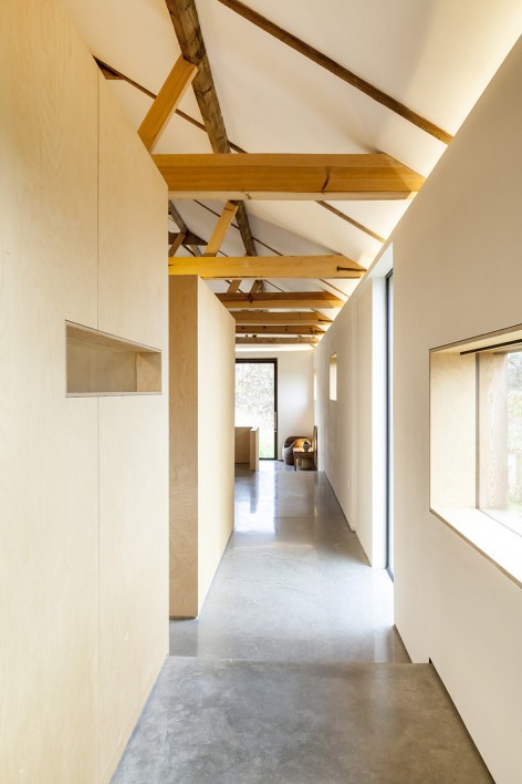 35-Church Hill Barn, Suffolk by David Nossiter Architects