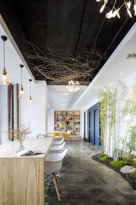 8-ZhongDeHuaJian Office Space-The Supreme Virtue is Water by SCD Shuchuang Design