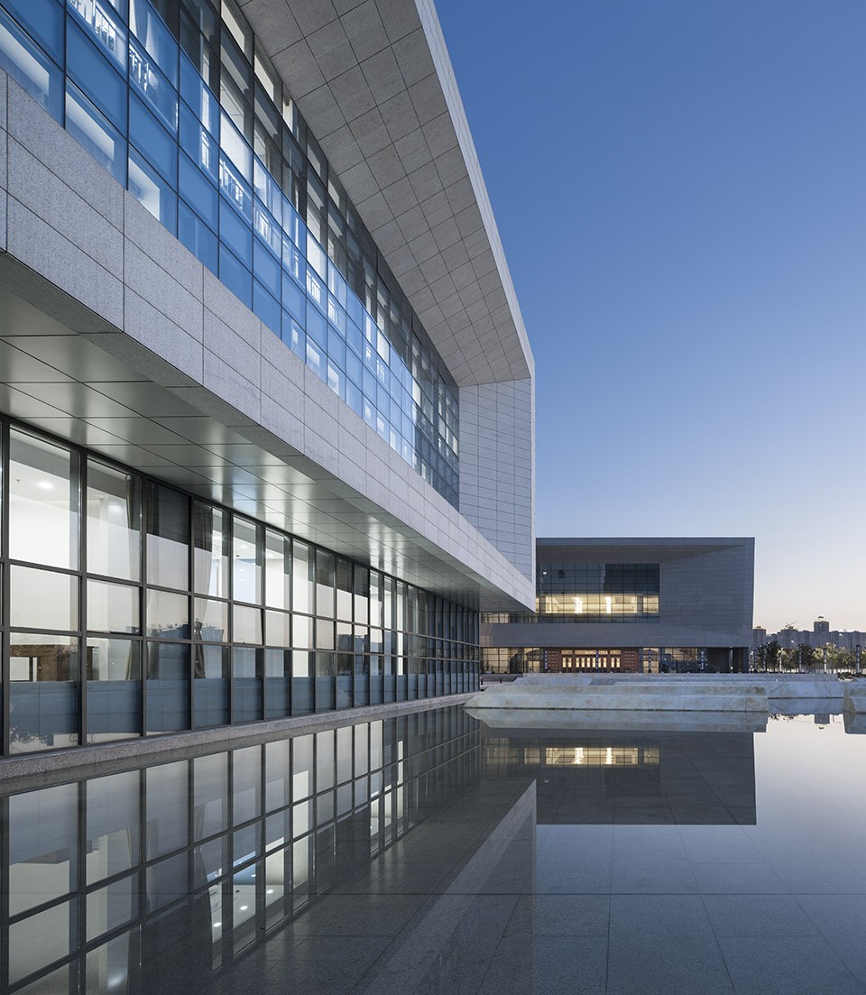 004-Weinan Culture and Art Center by Architectual Design and Research Institute of Tsinghua University