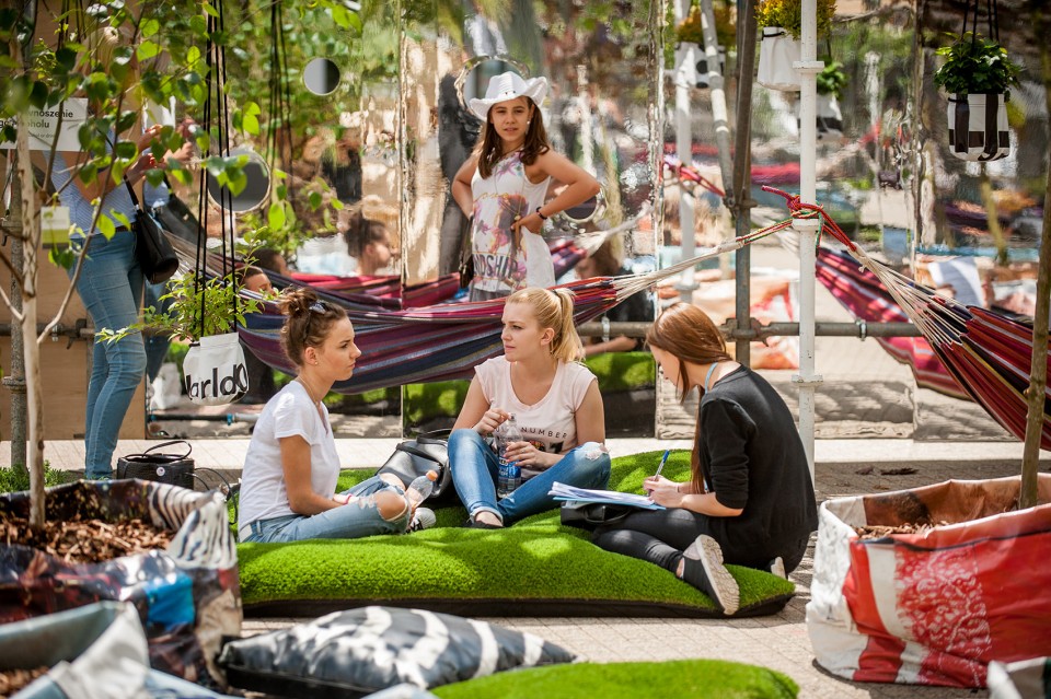 010-Temporary public space for Malta Festival Poznan 2016 on Plac Wolnosci by Atelier Starzak Strebicki
