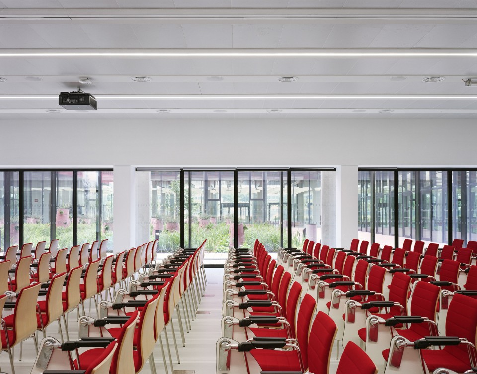 014-The EDF learning center by ecdm1