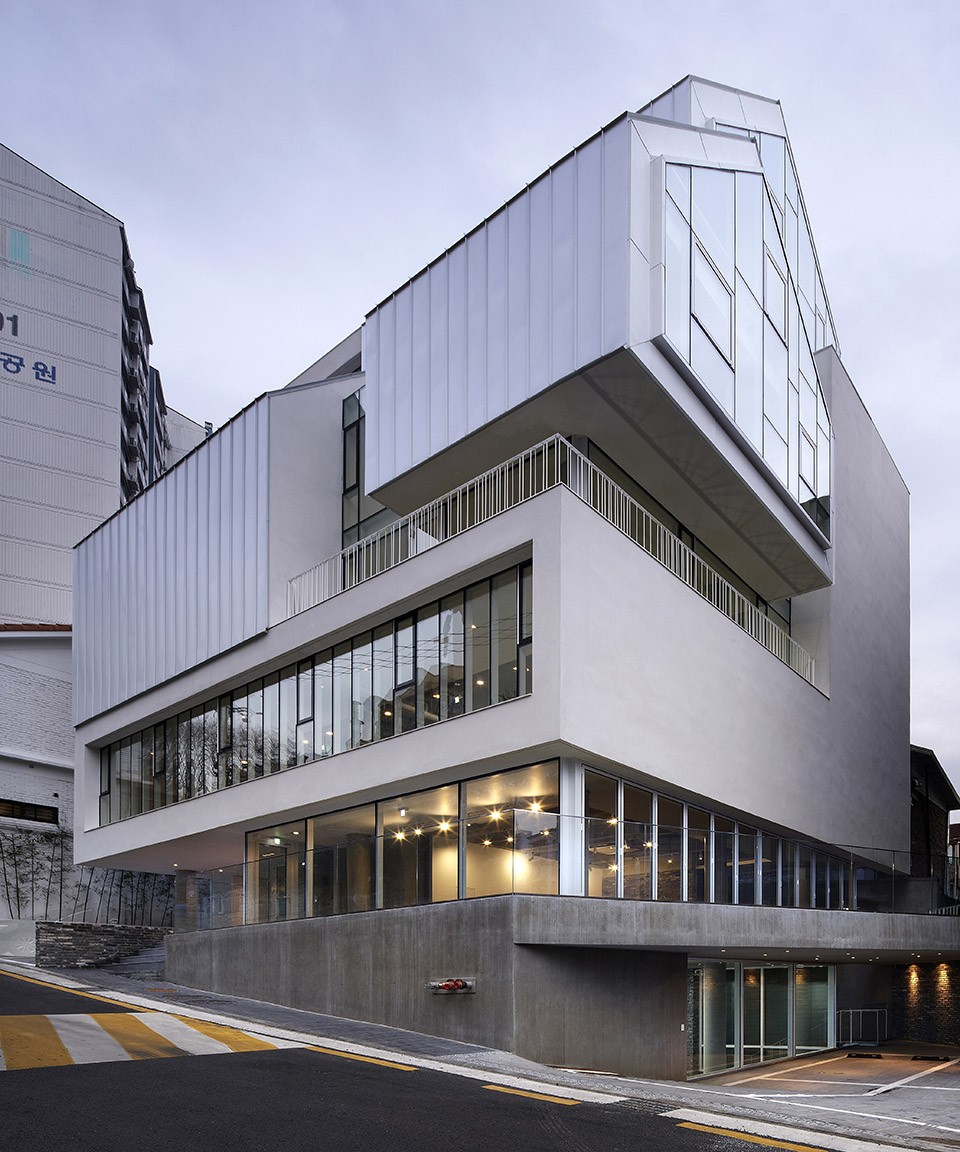 07 - Cheongdam, March Rabbit by Kim Dong-jin and L’EAU design