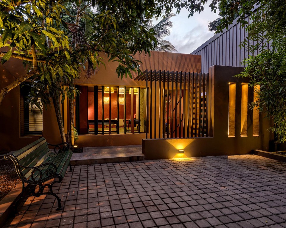 1-entrance night_photo company_Lovekar