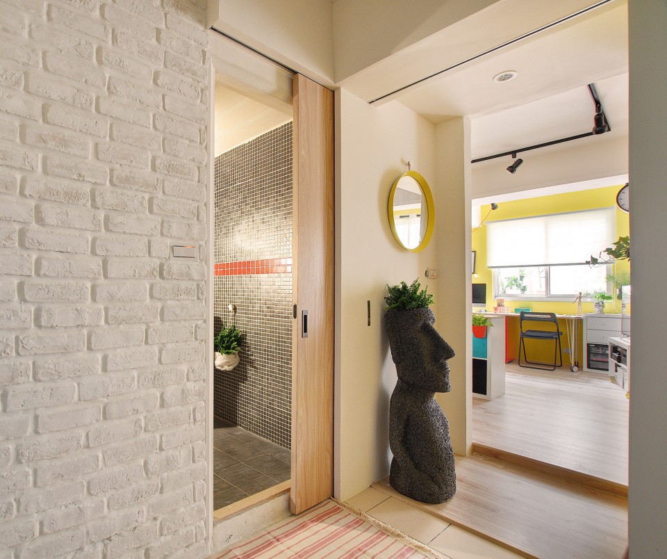 1-entrance_bright basement