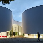 能阅读也能野餐聚会睡大觉的法国蒂翁维尔媒体图书馆 / Dominique Coulon & associés