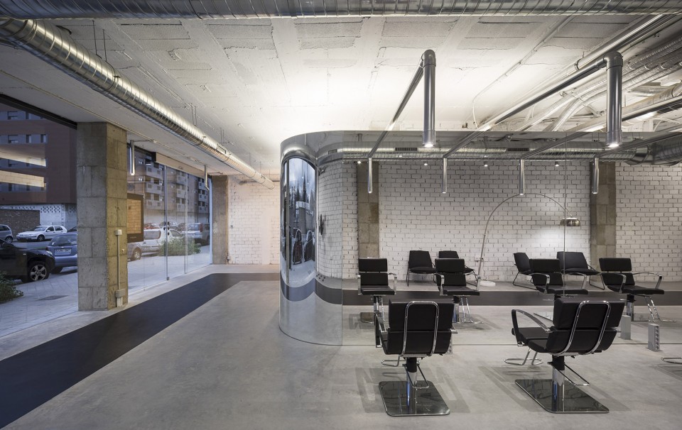 2-curved mirror3_if these walls_ SERRANO + BAQUERO