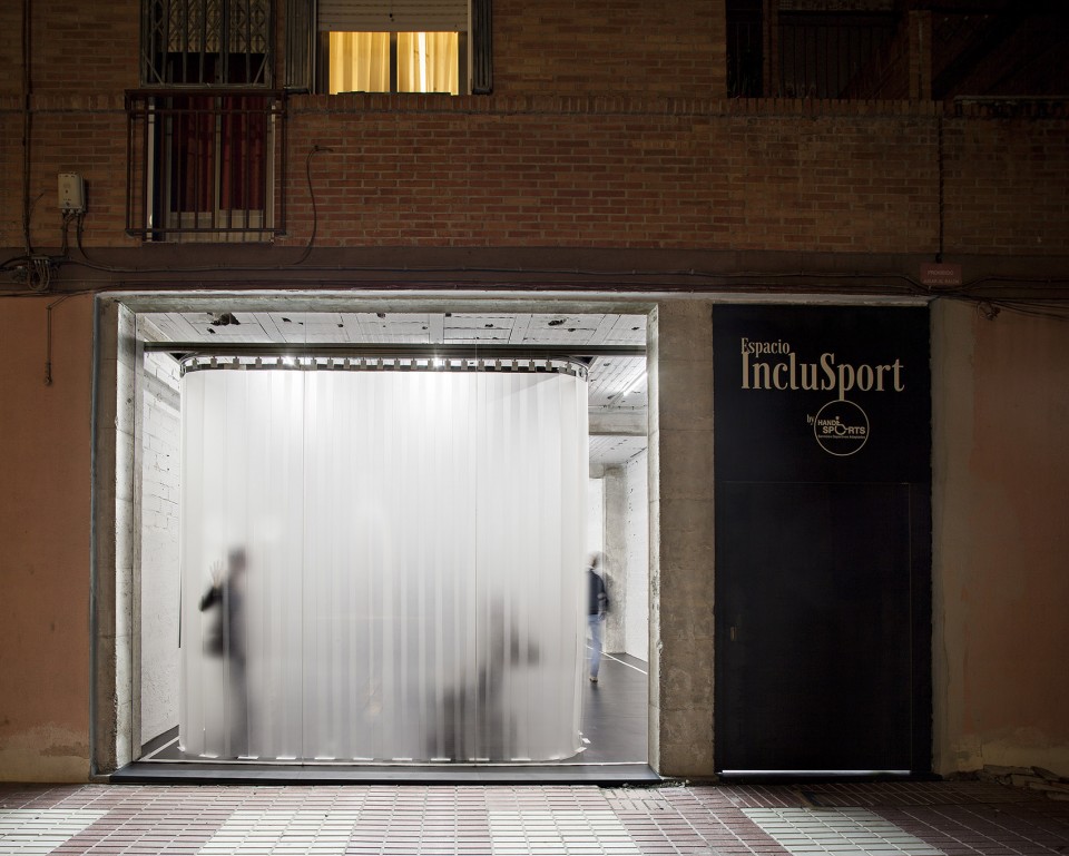 2-entrance2_playground as an office_SERRANO + BAQUERO