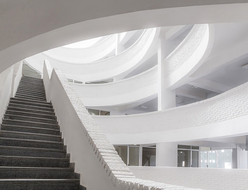 4-inclined atrium_lideta mercato_vilalta